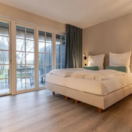 1 Apartment *